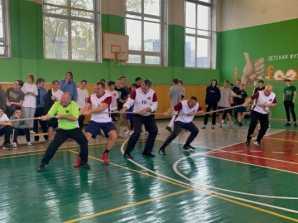 В ДЕНЬ УЧИТЕЛЯ – ВЕСЁЛЫЕ СТАРТЫ! 