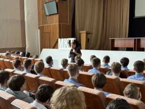 Профилактическая беседа в рамках мероприятия &laquo;Уступи дорогу поезду!&raquo; в МКТ