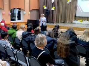 Родительские собрания в школах: представители МКТ рассказывают о колледже, СПО и ФП &laquo;Профессионалитет&raquo;